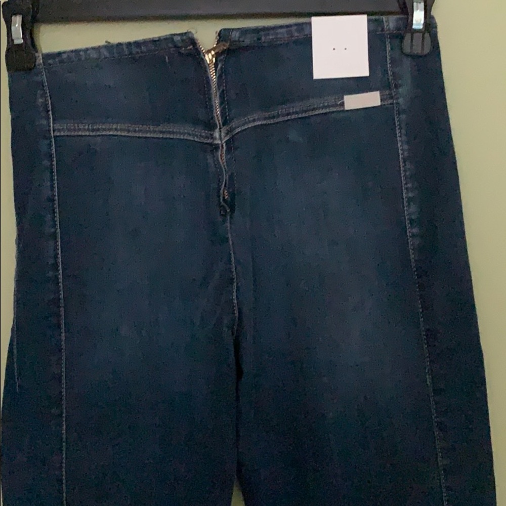 Jean - Picture 3 of 5